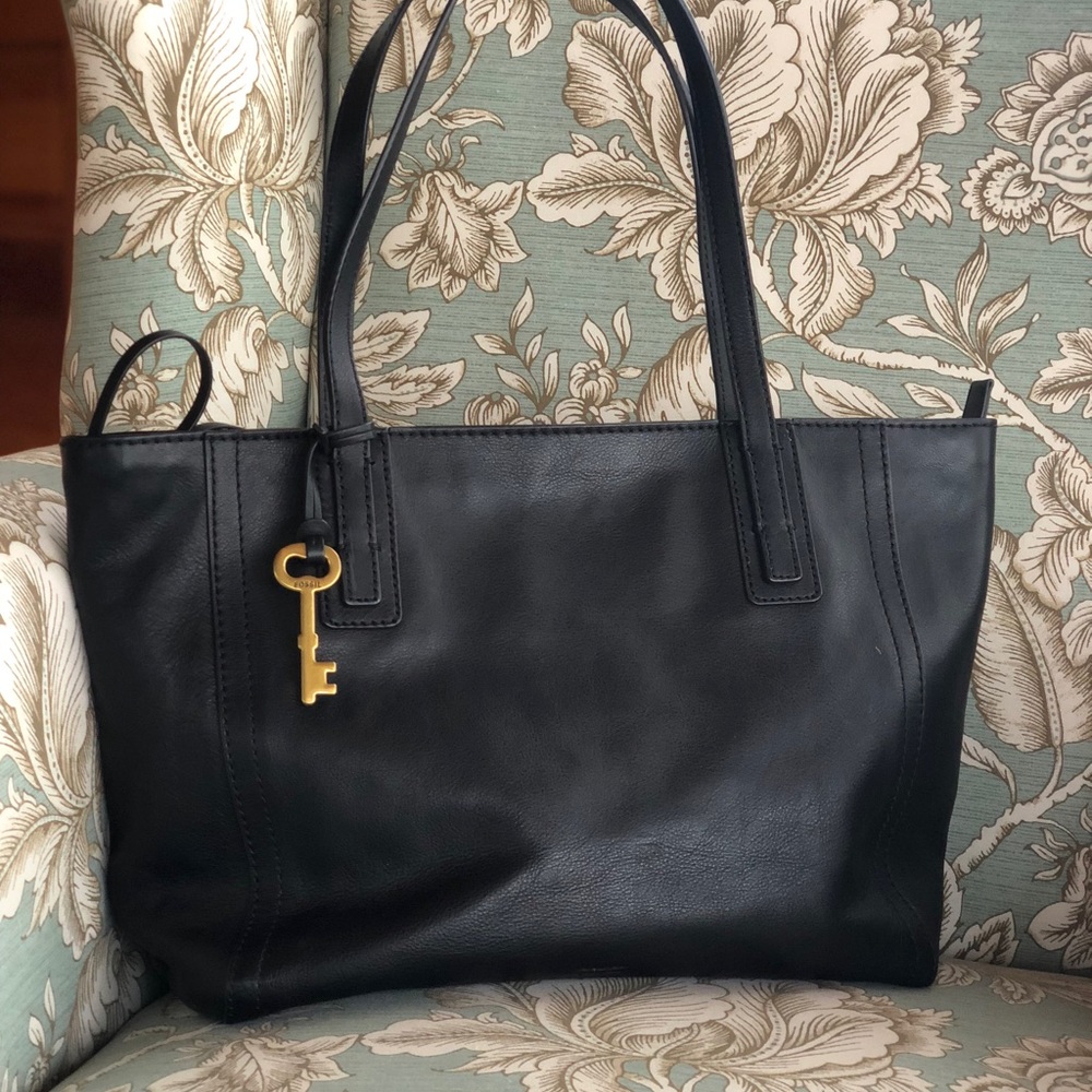 Gorgeous black leather Fossil